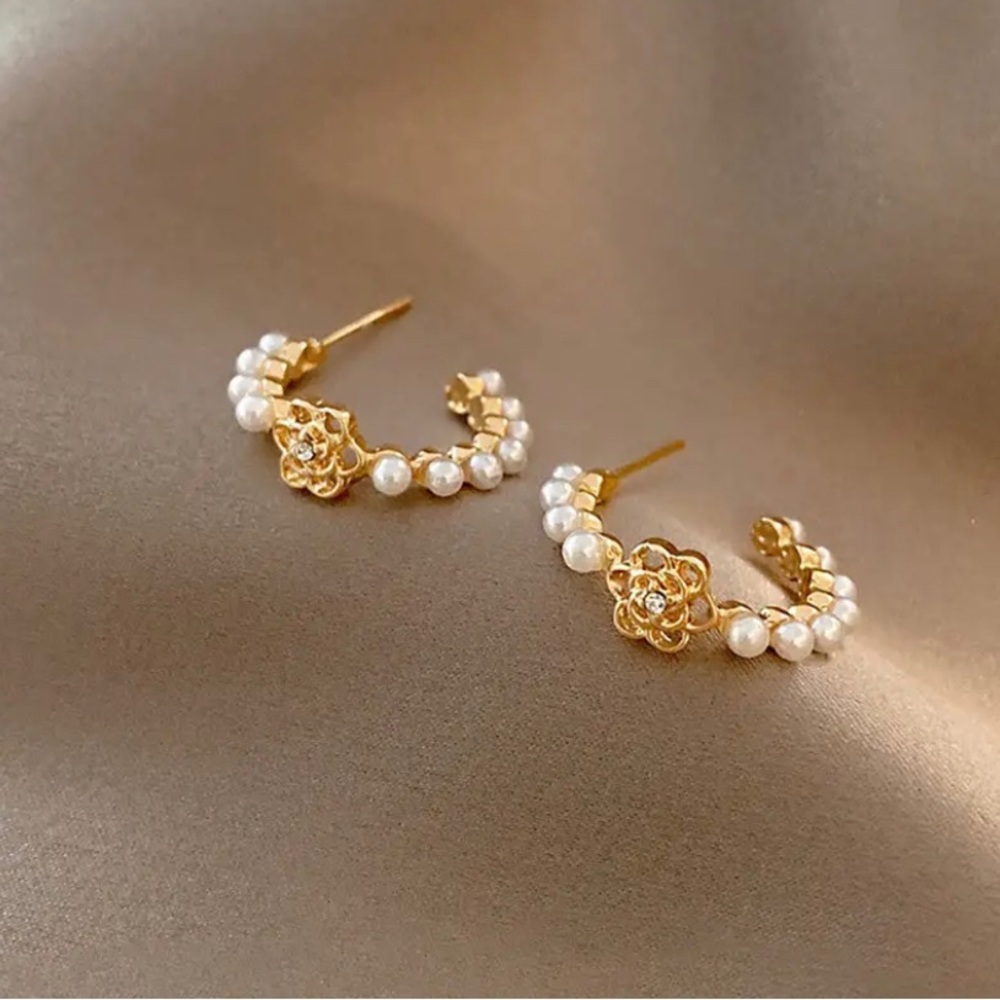 Chic & Classy Floral Flower Faux Pearl Earrings Accessories Jewelry